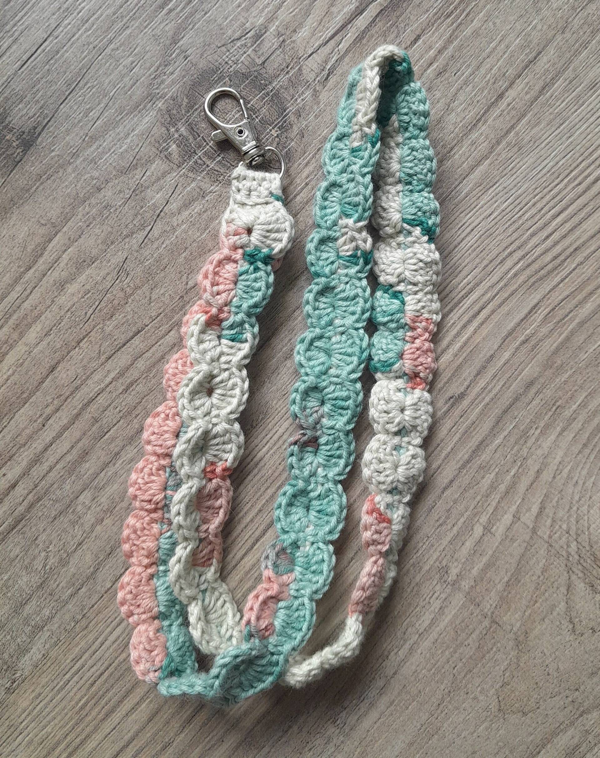 Multicolor Schlüsselband Gehäkelt Mit Karabiner Multicolor Schlüsselband Gehäkelt Mit Karabiner von HaekelJolie