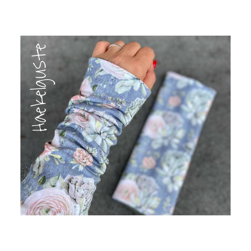 Armstulpen Grau Rosen Blumen Damen Stulpen Oliv Rose Blüten von Haekelguste