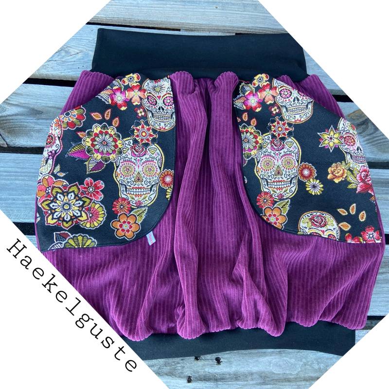 Bio Cordnicky Ballonrock Skulls Dia De Muertos Calaveras Totenköpfe Beere Weinrot Hüftrock Taillienrock von Haekelguste