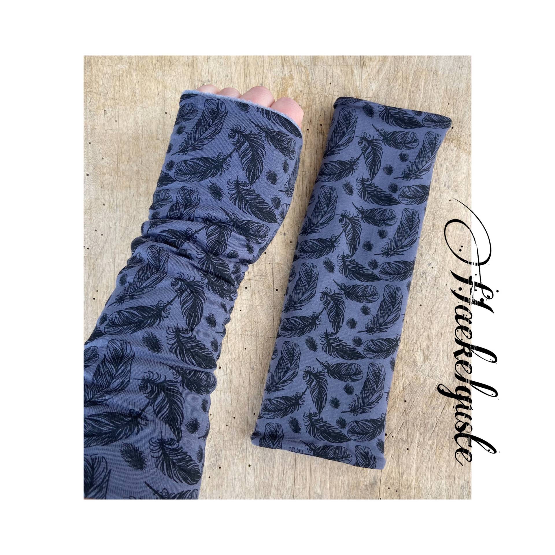 Fleece Gefütterte Armstulpen Federn Schwarz Grau Warme Stulpen Damen Frau Erwachsene Fleece Gefütterte Armstulpen Federn Schwarz Grau Warme Stulpen Damen Frau Erwachsene von Haekelguste