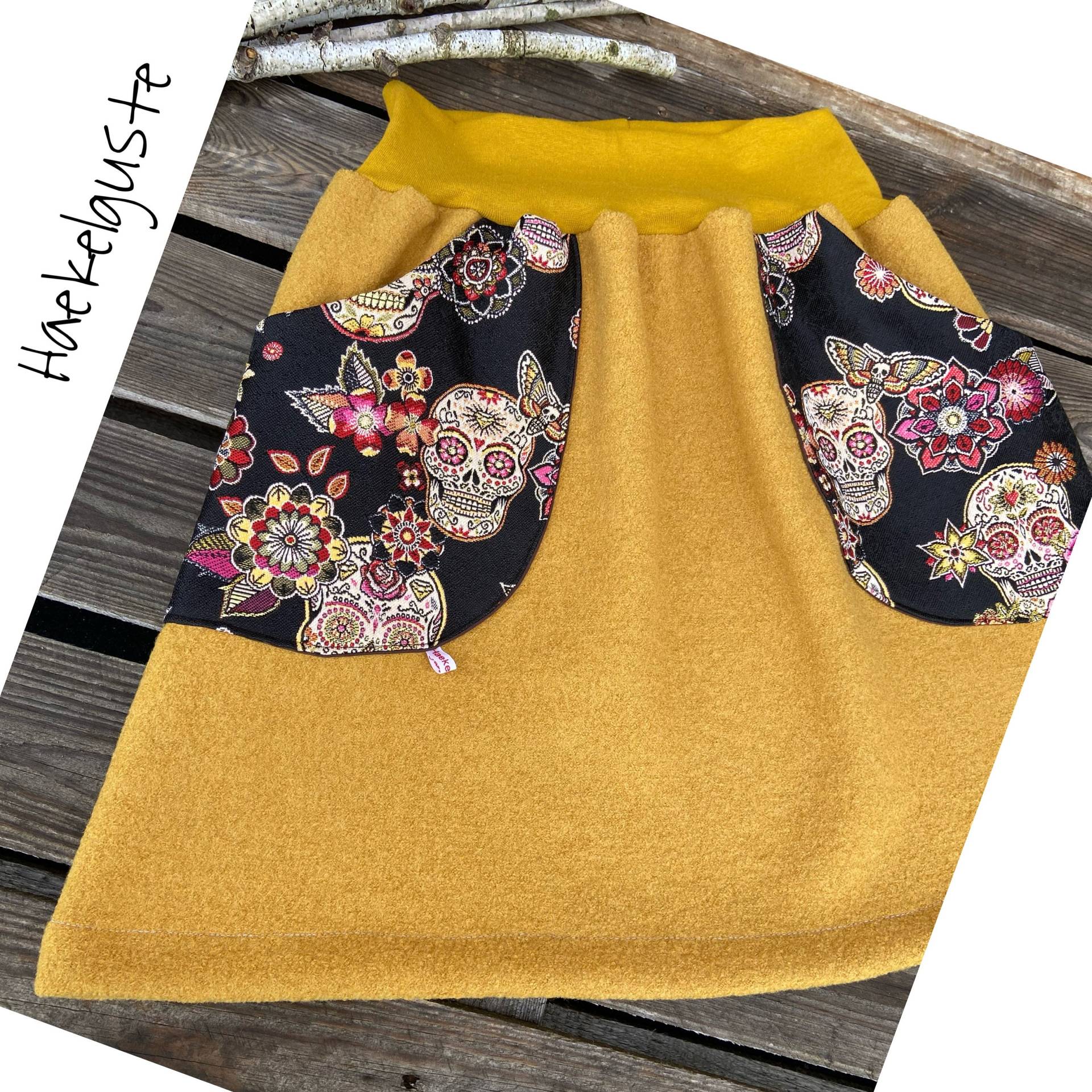 Gr. 40-42 Skulls Wollwalk Rock Dia De Muertos Calaveras Totenköpfe Goth Warmer Senfgelb Gr. 40-42 Skulls Wollwalk Rock Dia De Muertos Calaveras Totenköpfe Goth Warmer Senfgelb von Haekelguste