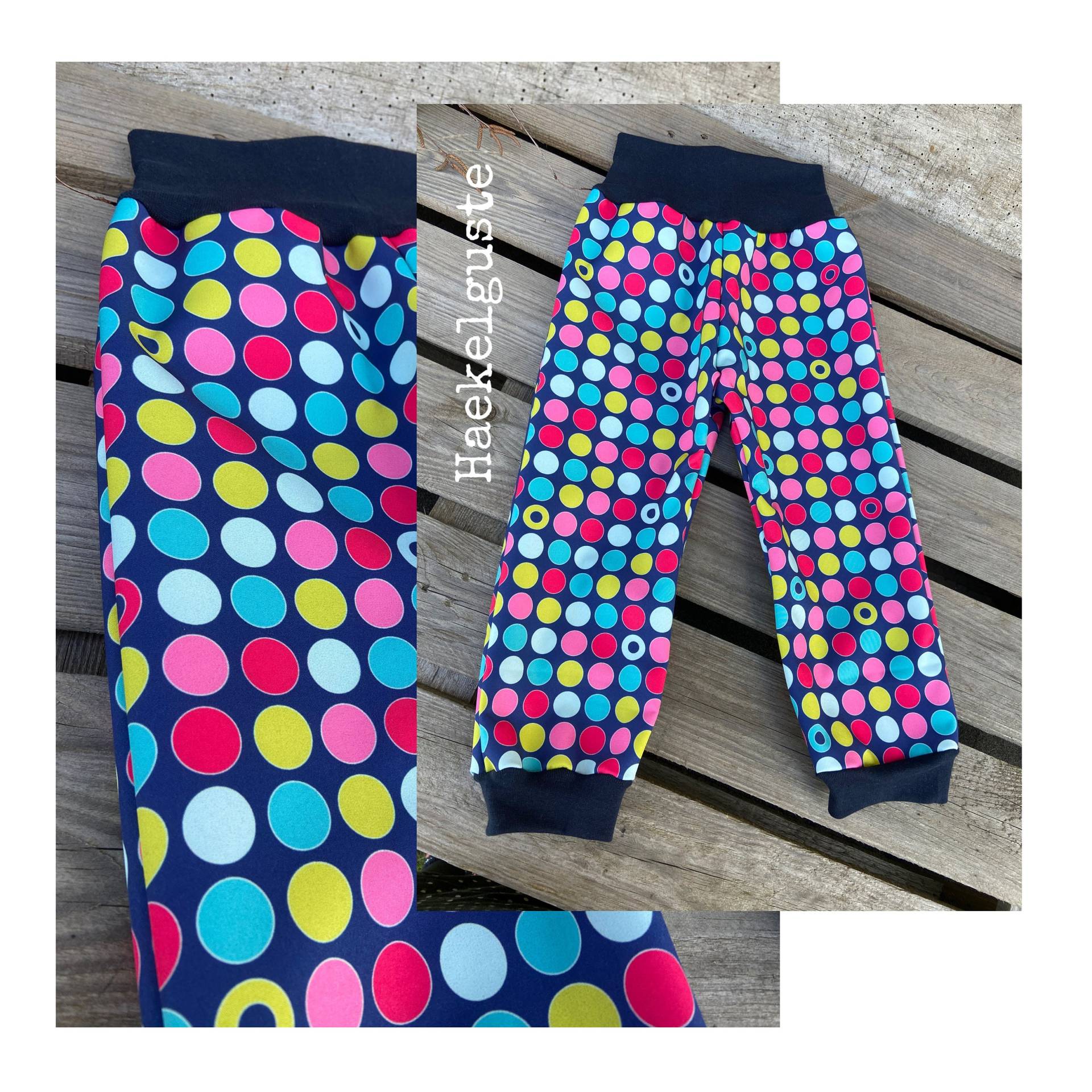 Gr. 74 - 140 Softshell Hose, Punkte, Matschhose, Buddelhose, Überhose Outdoor Pants Gefütterte Hose Unisex Waldkindergarten Warme Gr. 74 - 140 Softshell Hose, Punkte, Matschhose, Buddelhose, Überhose Outdoor Pants Gefütterte Hose Unisex Waldkindergarten Warme von Haekelguste