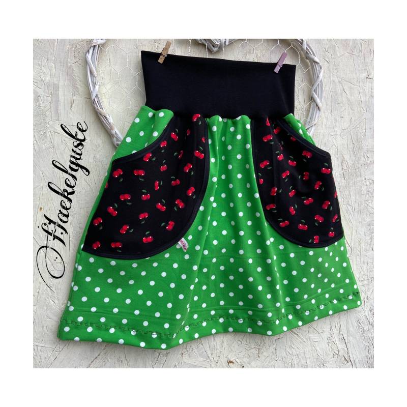 Grüner Kirsch Pünktchen Rock A-Form Damen Frau Punkte Mit Taschen von Haekelguste