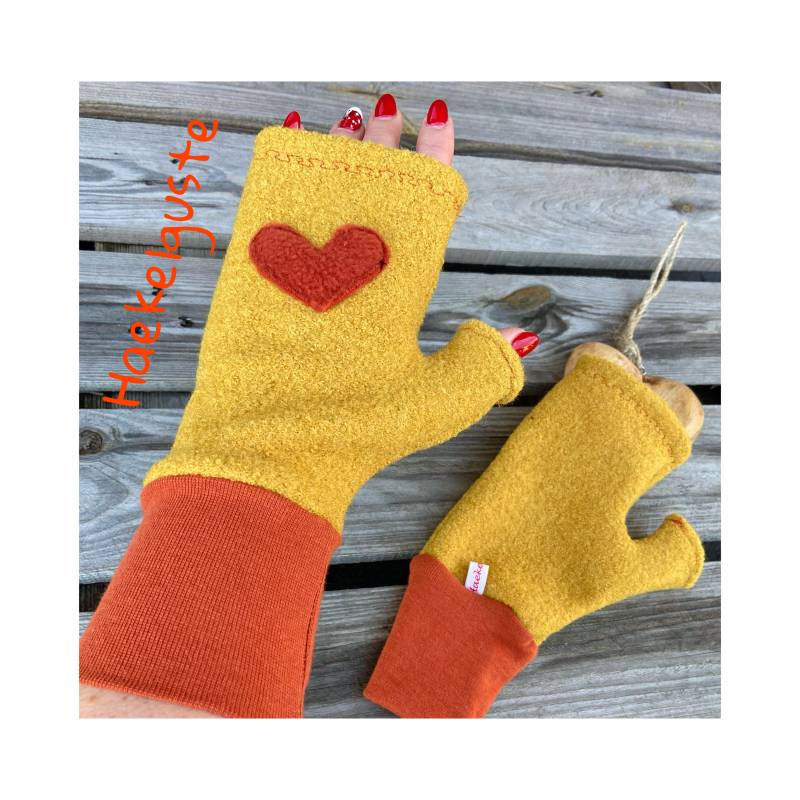 Handstulpen Wollwalk Mit Damenloch Wolle Naturfaser Schurwolle Okker Senfgelb Rost Walk von Haekelguste