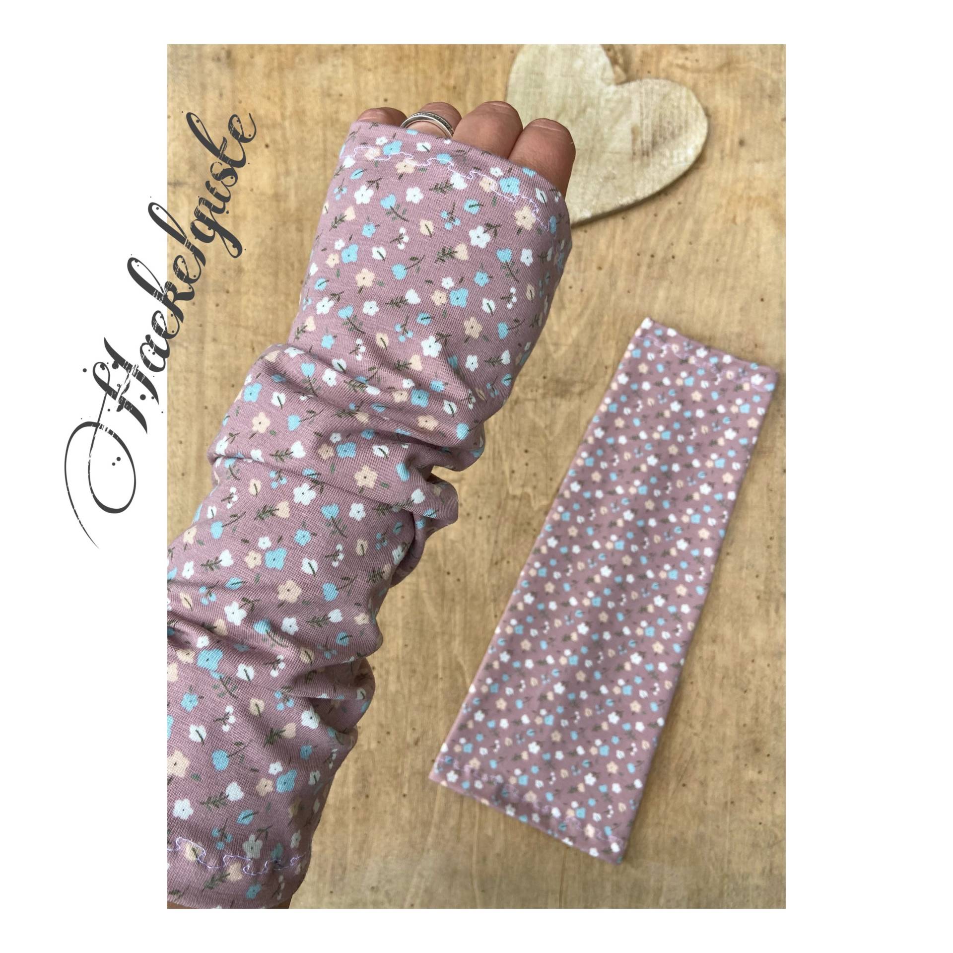 Lange " Streublümchen Armstulpen Lange " Streublümchen Armstulpen von Haekelguste