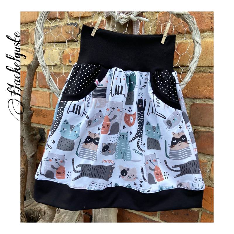 Lieblingsrock " Katzenparty Damen Rock Katzen Schwarz Weiß Cat von Haekelguste