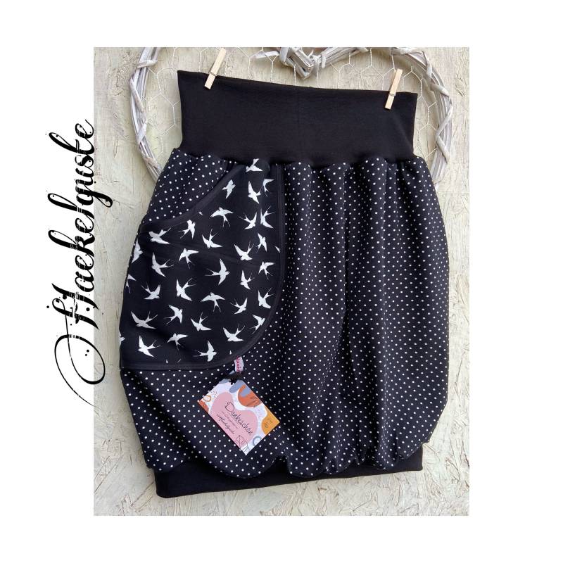 Lieblingsrock " Schwalbe Wunschgröße Ballonrock Damen Rock Schwarz Punkte Vogel von Haekelguste