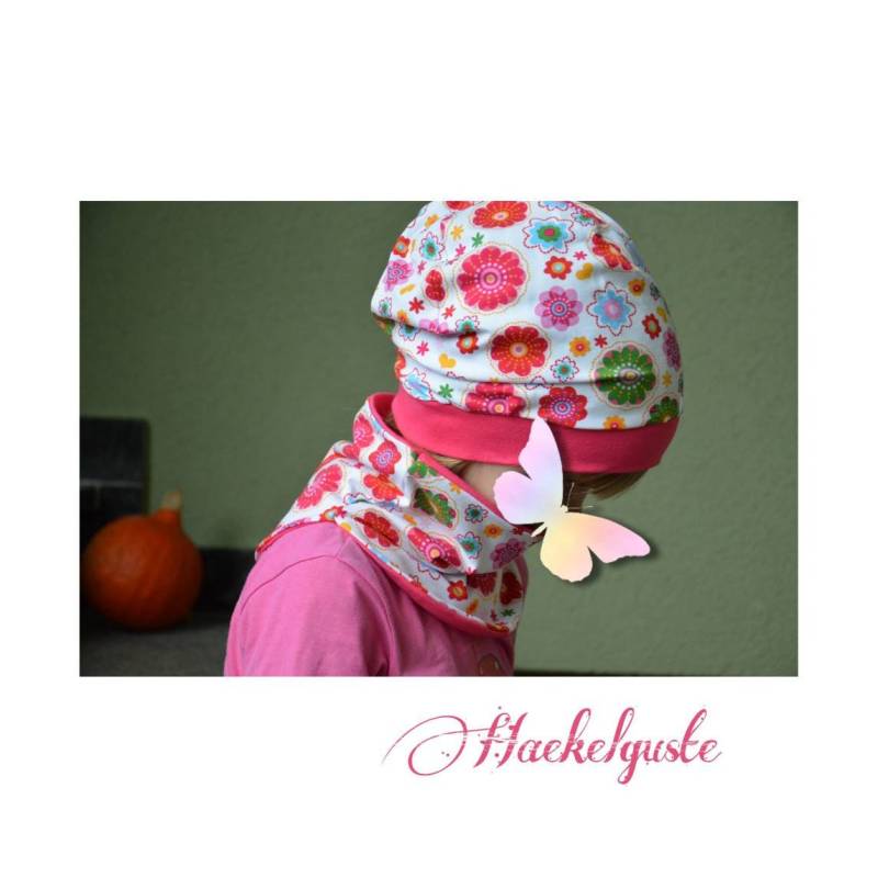 Mütze O. Loop " Blümchen" Set Mädchen Mit Bündchen Weiß Rosa Blumen Blau von Haekelguste