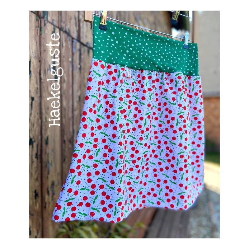 Rock Kirschenliebe A-Form Liebling , Sommer Kirsche Weiß Grün Baumwollrock von Haekelguste