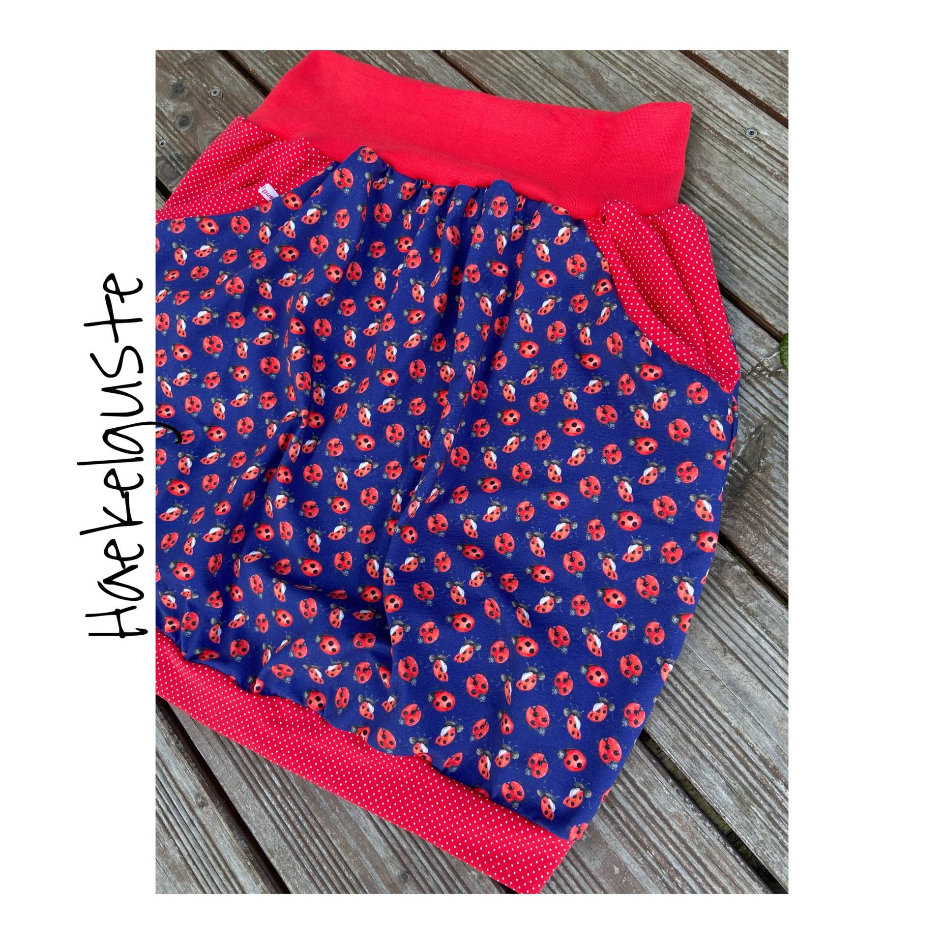 Rock " Marienkäferchen Ballonrock , Damen Hüftrock Käfer Partnerlook Dunkelblau Rot Mutter Tochter Kind Rock " Marienkäferchen Ballonrock , Damen Hüftrock Käfer Partnerlook Dunkelblau Rot Mutter Tochter Kind von Haekelguste