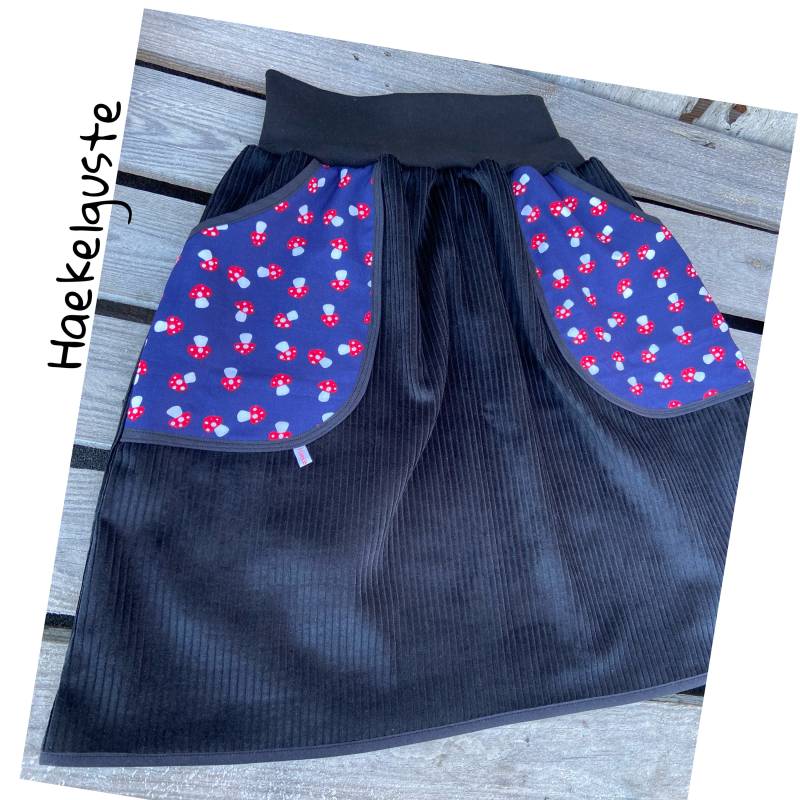 Schwarzer Cord "Pilz" Rock A-Form Damen Mit Taschen von Haekelguste