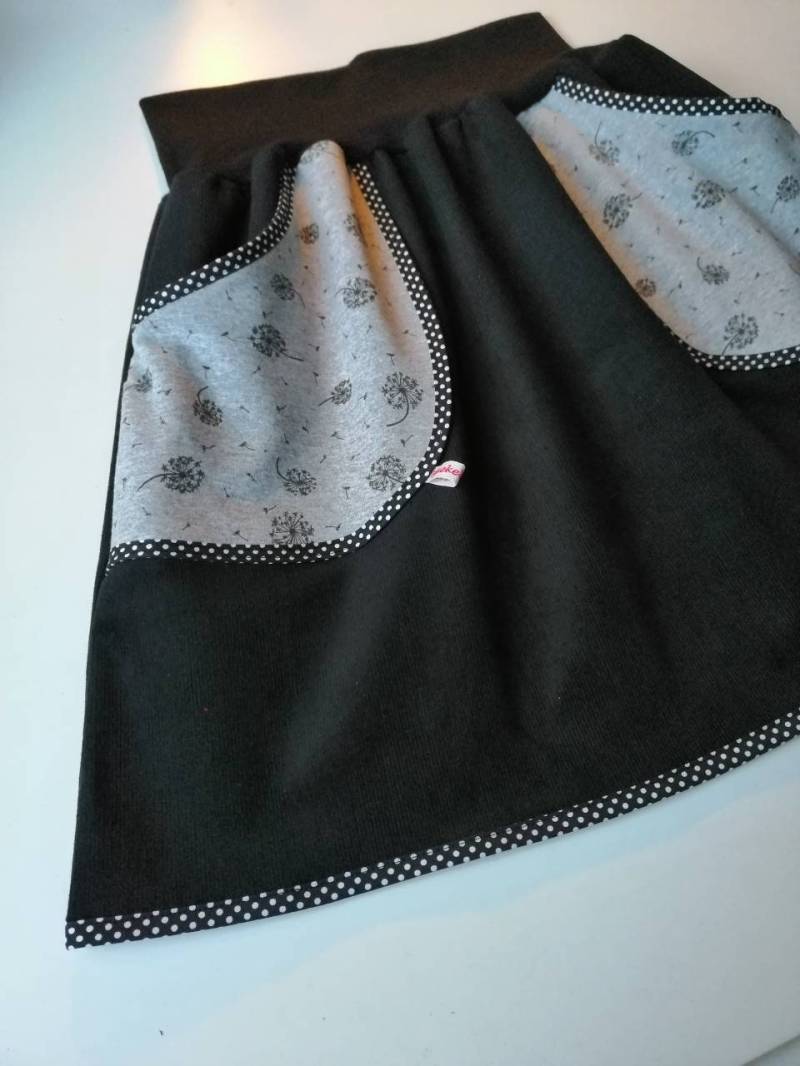 Schwarzer Cord "Pusteblume" Wunschgröße Rock A-Form Damen Mit Taschen von Haekelguste