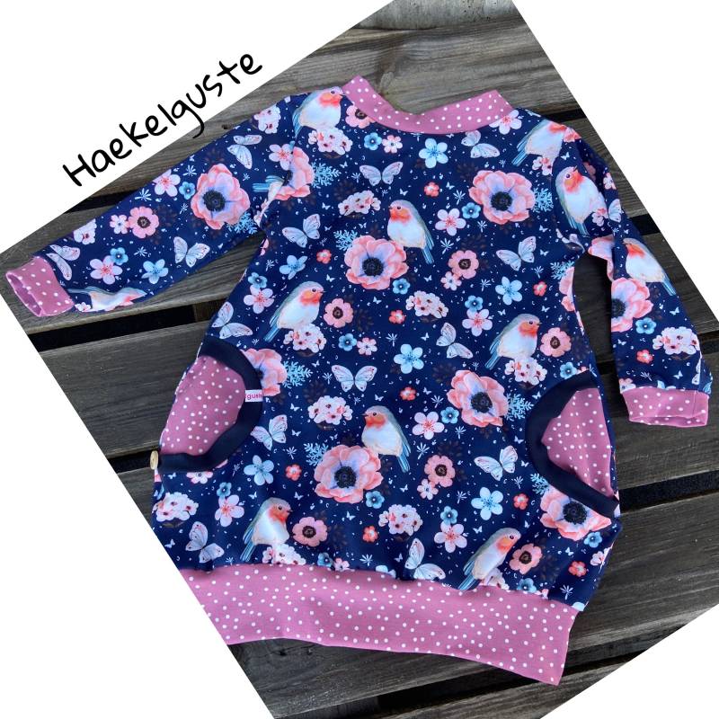 Wunschgröße Kurz - Langarm Ballonkleid Mädchen Kleid Vogel Dunkelblau Rotkehlchen von Haekelguste