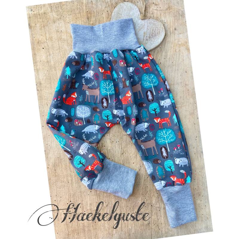 Wunschgröße Pumphose " Waldtierchen Grau Tiere Fuchs Reh Jogger Pants Mädchen Jungen Unisex Kinder Baby Hose Wechselhose Kita von Haekelguste