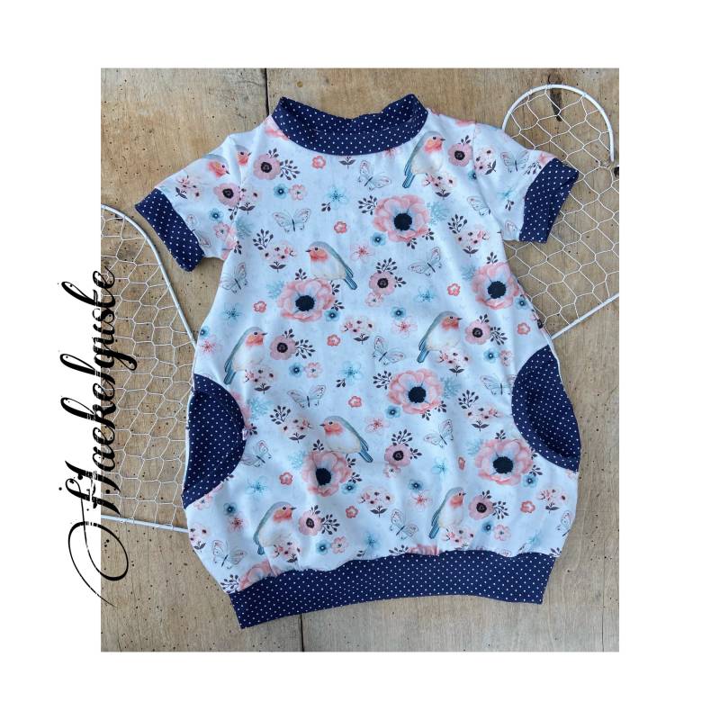 Wunschgröße " Rotkehlchen Kurz - Langarm Ballonkleid Mädchen Kleid Creme Vogel von Haekelguste