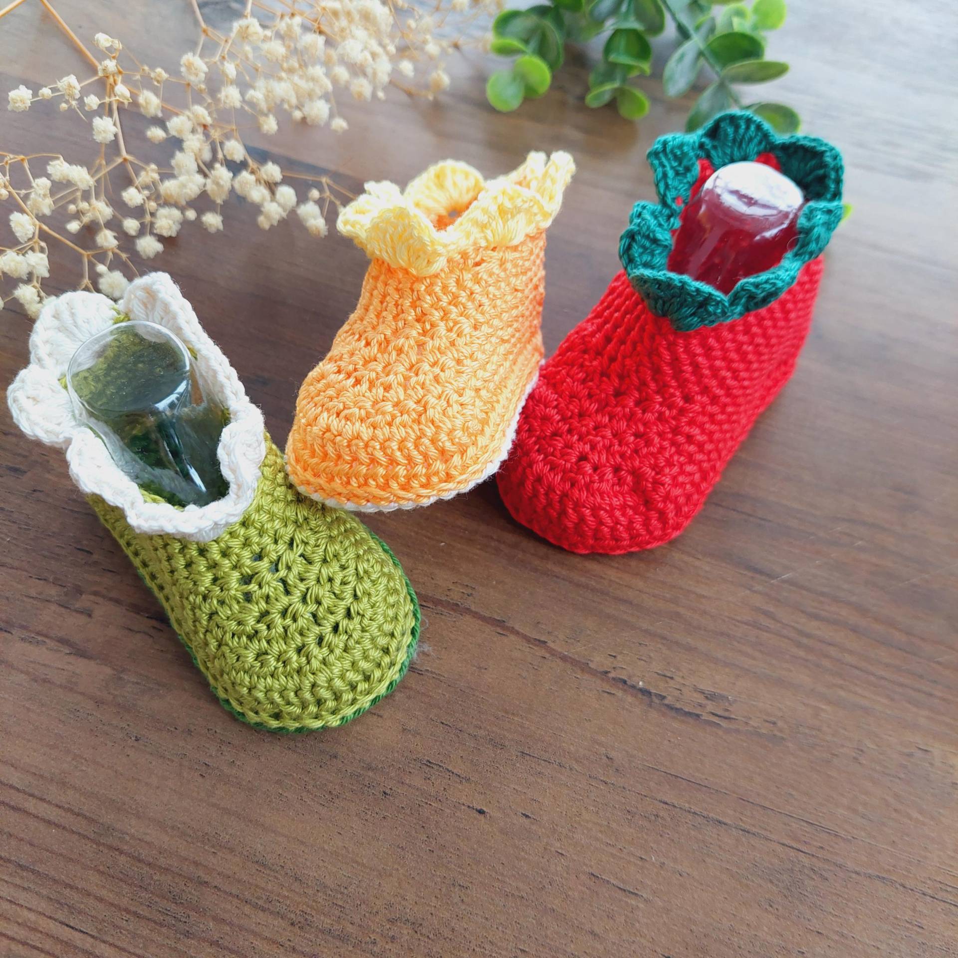 Babyschuhe Mit Rüschen, Gehäkelte Babyschuhe, Babyschühchen, Häkelschuhe, Gehäkelt Babyschuhe Mit Rüschen, Gehäkelte Babyschuhe, Babyschühchen, Häkelschuhe, Gehäkelt von HaekelleviKreationen