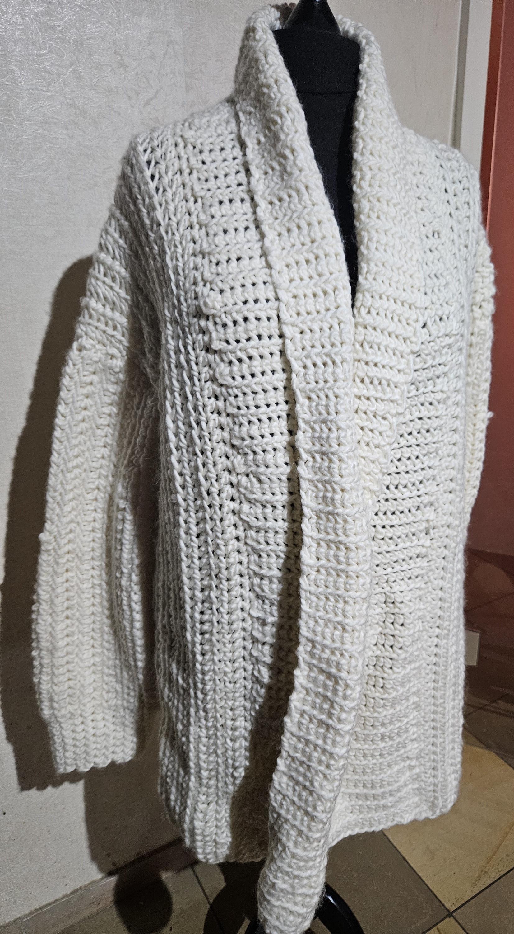 Kuscheljacke 38/40, Handarbeit, Gehäkelt von HaekelmamasBoutique