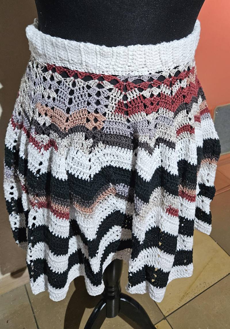 Tellerrock Gehäkelt Gr. 36/38 von HaekelmamasBoutique