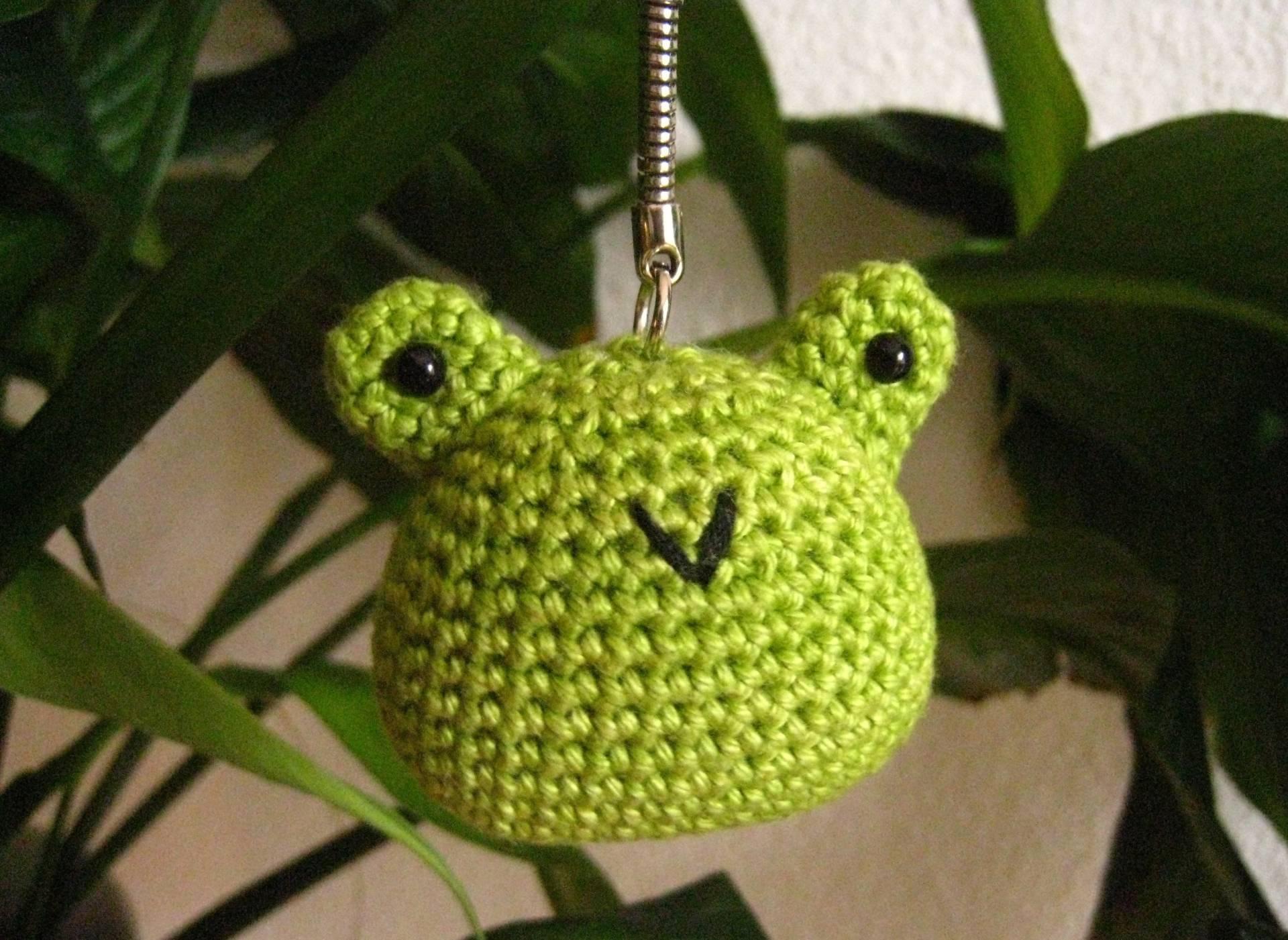 Anhänger Kleiner Frosch, Gehäkelt Anhänger Kleiner Frosch, Gehäkelt von Haekelperle