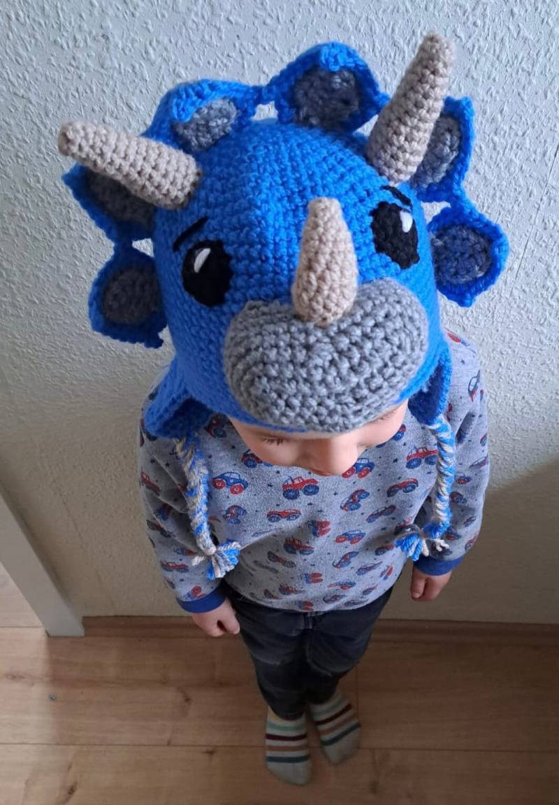 Triceratops Mütze in Wunschfarben Sonderanfertigung Triceratops Mütze in Wunschfarben Sonderanfertigung von Haekelpirat