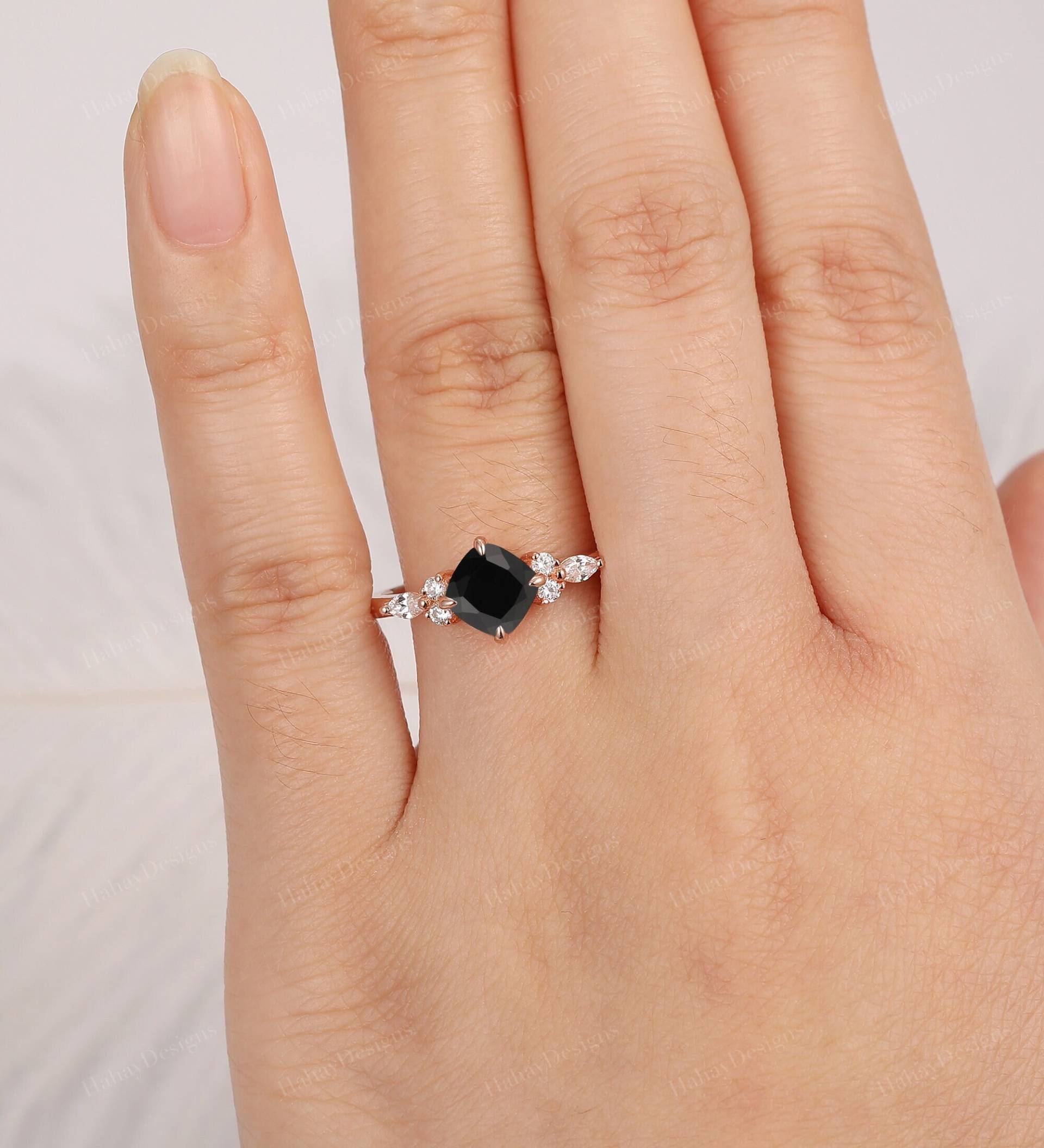 Kissen Natürliche Onyx Ringe/Schwarzer Achat Ring 1Ct Low Profile Eheringe Birthstone von HahayDesigns