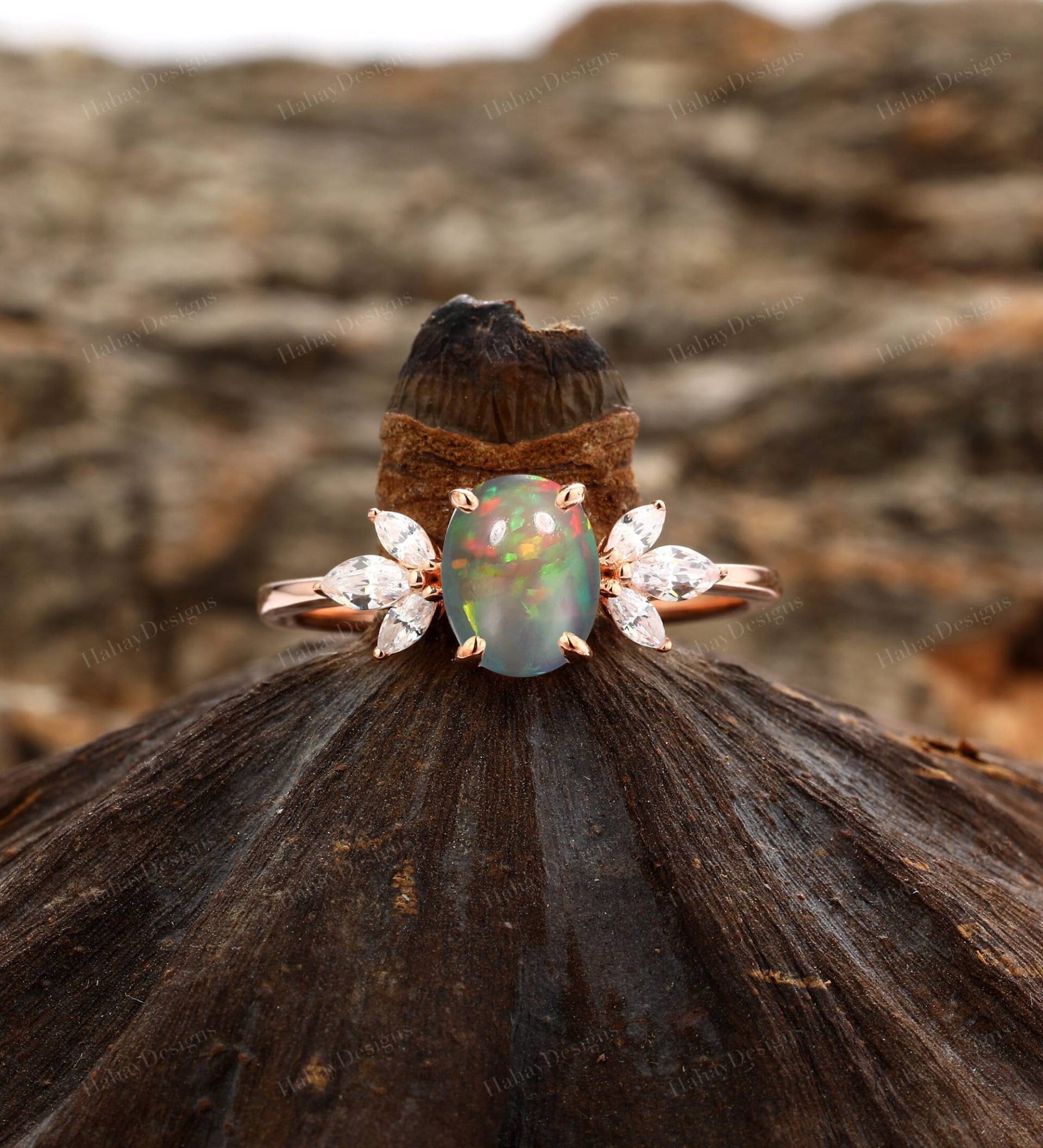 Schmetterling Schwarzer Opal Ring/Design Natürlicher Feuer Ehering Rose Gold Oval Ringe Statement von HahayDesigns