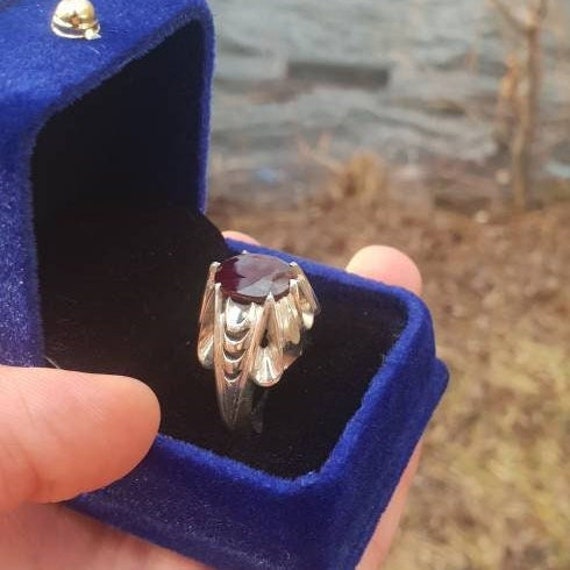 Rubin Ring Aus Silber Mit Einem Schönen Roten Handarbeit/Handmade von HaidarAndCo