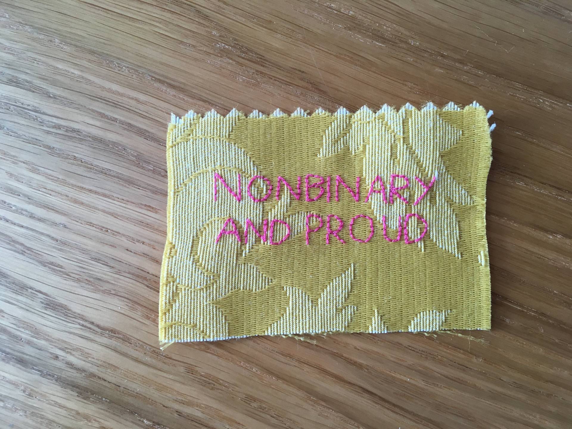 Nonbinary & Proud Patch, Queeres Nonbinary Transgeschenk Accessoire, Geschenk Für Sie Nonbinary & Proud Patch, Queeres Nonbinary Transgeschenk Accessoire, Geschenk Für Sie von HairyFairyArt
