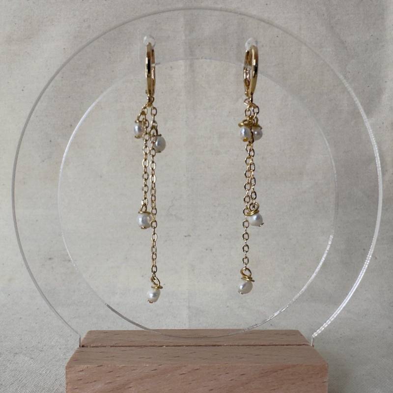 Golden Pearl Cascade - Elegante Ohrringe Mit Schimmernden Süßwasserperlen Golden Pearl Cascade - Elegante Ohrringe Mit Schimmernden Süßwasserperlen von Hajiinoo