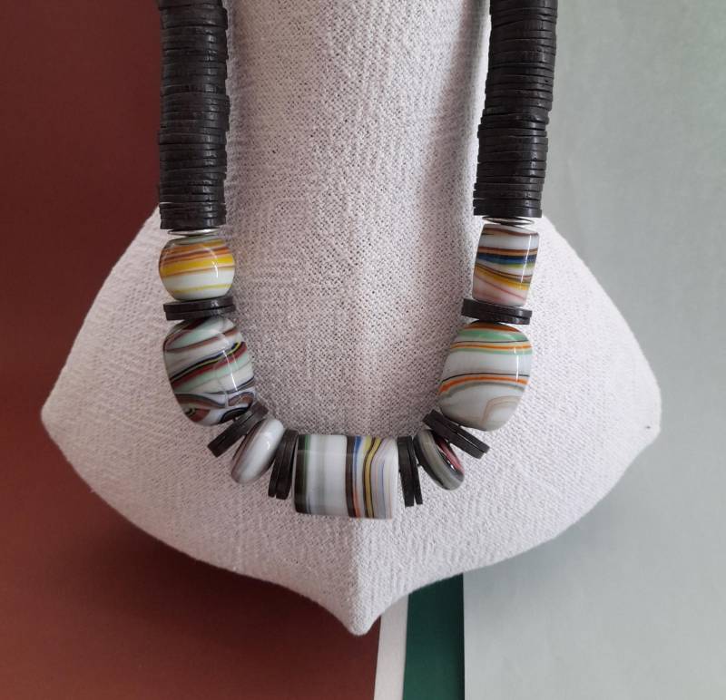 Lange Kokosnusskette Mit Echten Murano Glasperlen Lange Kokosnusskette Mit Echten Murano Glasperlen von Hakehana