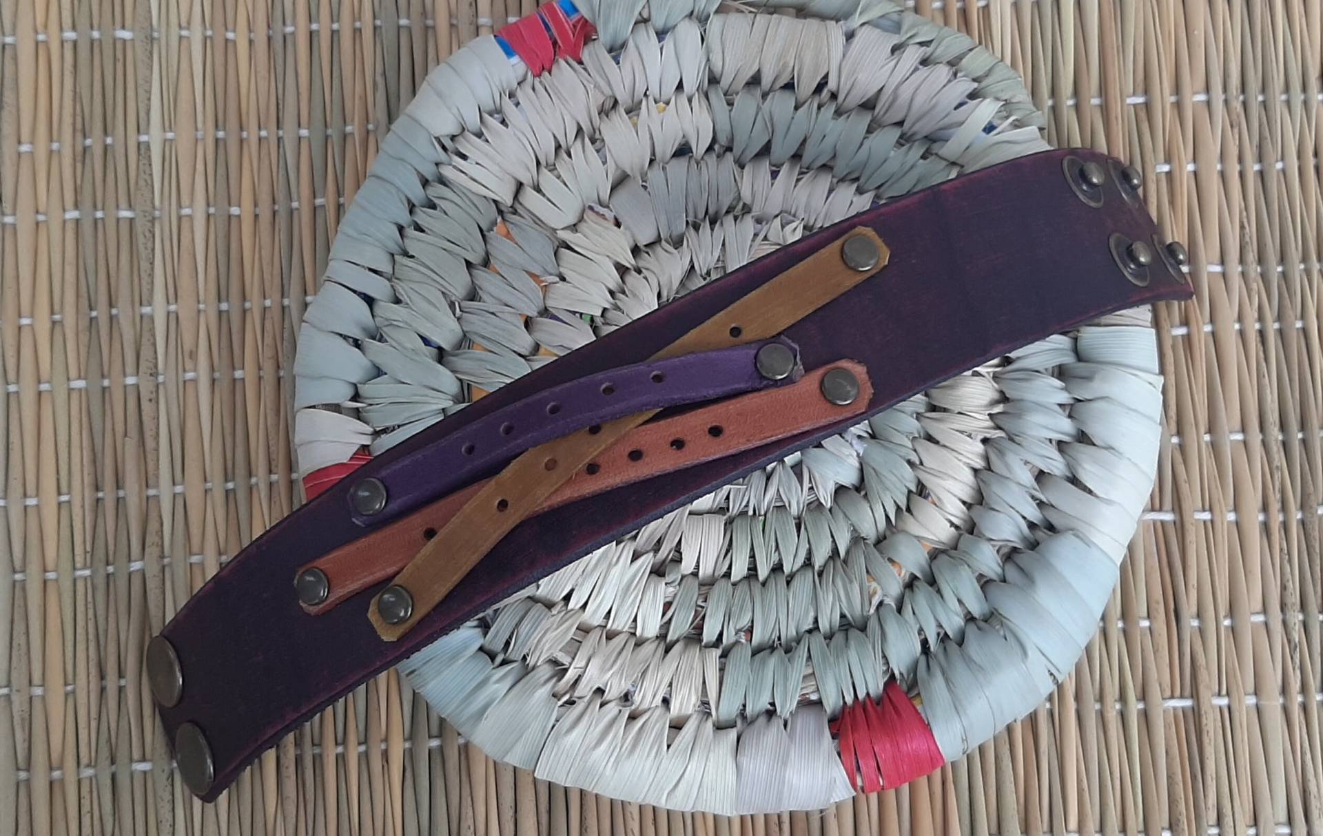 Lederarmband Für Frauen, Handgefertigtes Lederarmband, Buntes Naturlederarmband Lederarmband Für Frauen, Handgefertigtes Lederarmband, Buntes Naturlederarmband von HakujiLeather