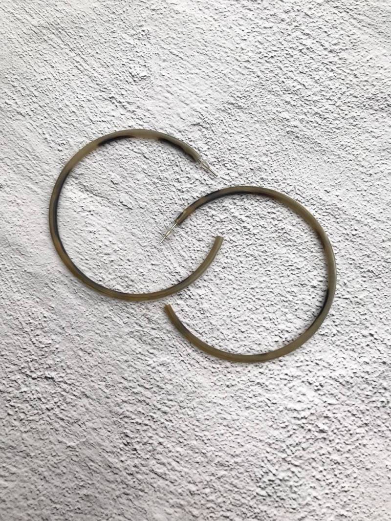 Große Horn Hoop Inspiration Ohrringe , Dünne Schmuck Mode Statement von HalaCraft