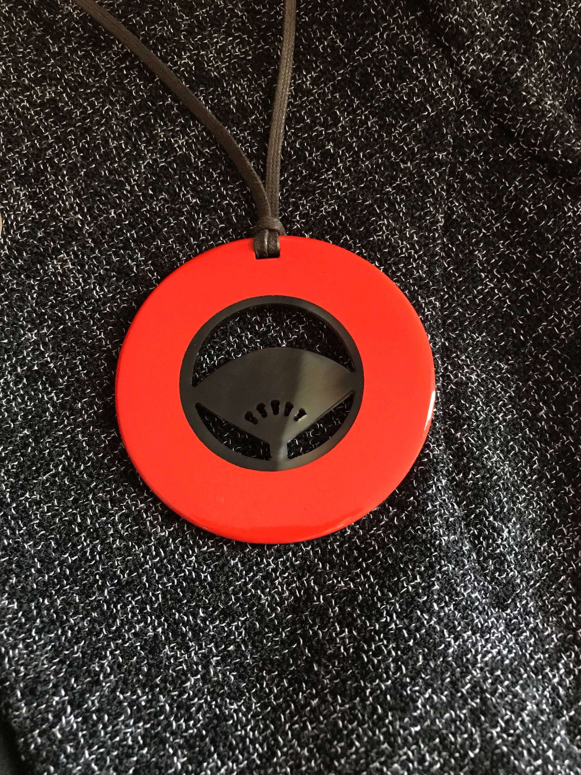 Rückverkauf Büffel Horn Anhänger , Fächer Mit Echtem Und Lack von HalaCraft