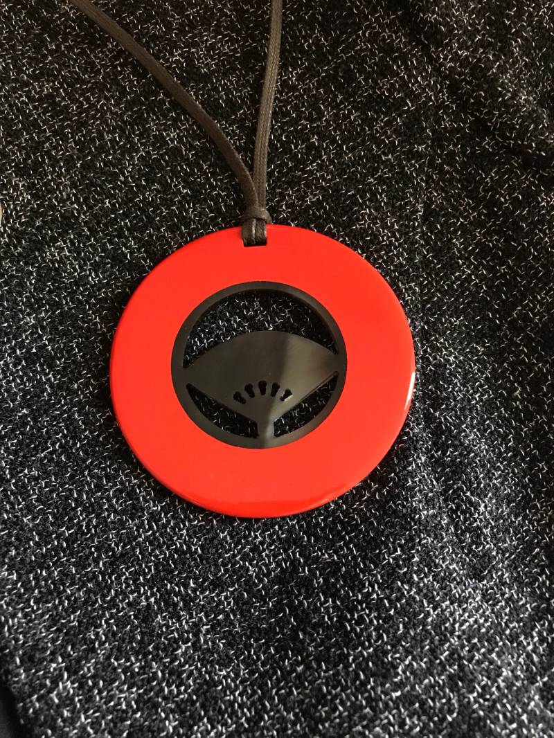 Rückverkauf Büffel Horn Anhänger , Fächer Mit Echtem Und Lack von HalaCraft