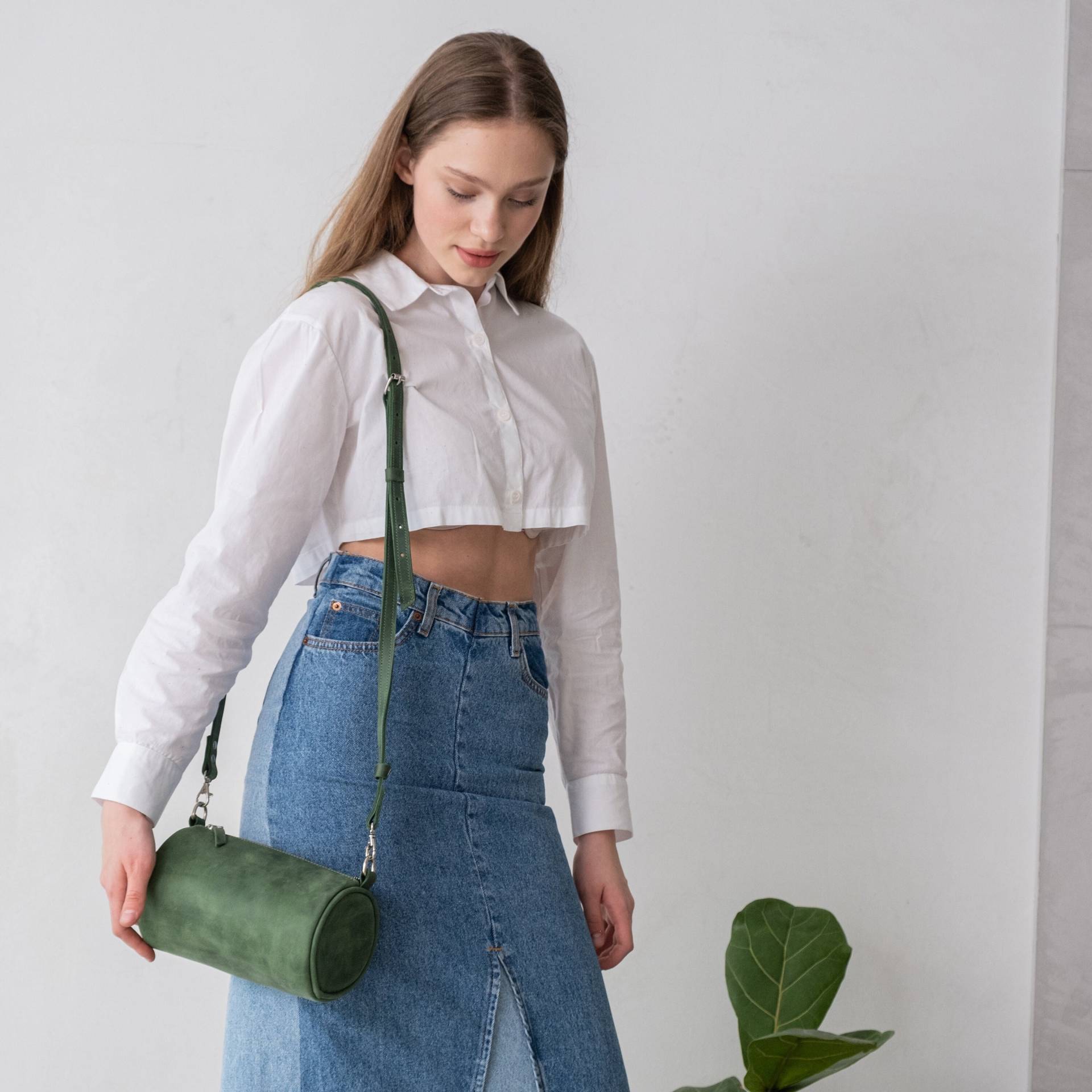 Benutzerdefinierte Leder Zylindertasche, Crossbody Stilvolle Tasche, Barrel Ledertasche Mit Gravur, Geldbörse Benutzerdefinierte Leder Zylindertasche, Crossbody Stilvolle Tasche, Barrel Ledertasche Mit Gravur, Geldbörse von HalaStoreCrafts
