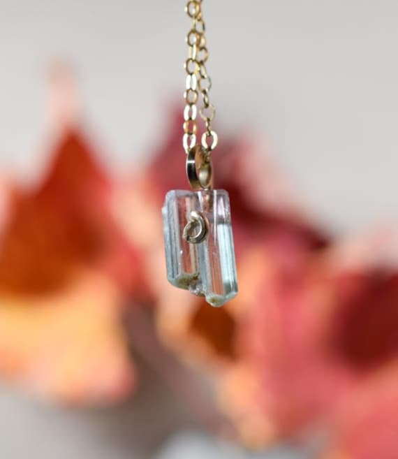 Pink Turmalin Kristall Anhänger Natur 14 Karat Solides Gold Pink Turmalin Kristall Anhänger Natur 14 Karat Solides Gold von Haleslapidary