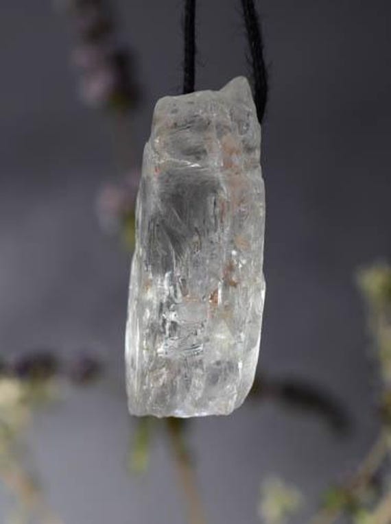 Spodumene Kristall Anhänger Freie Form Naturstein, Bead Spodumene Kristall Anhänger Freie Form Naturstein, Bead von Haleslapidary