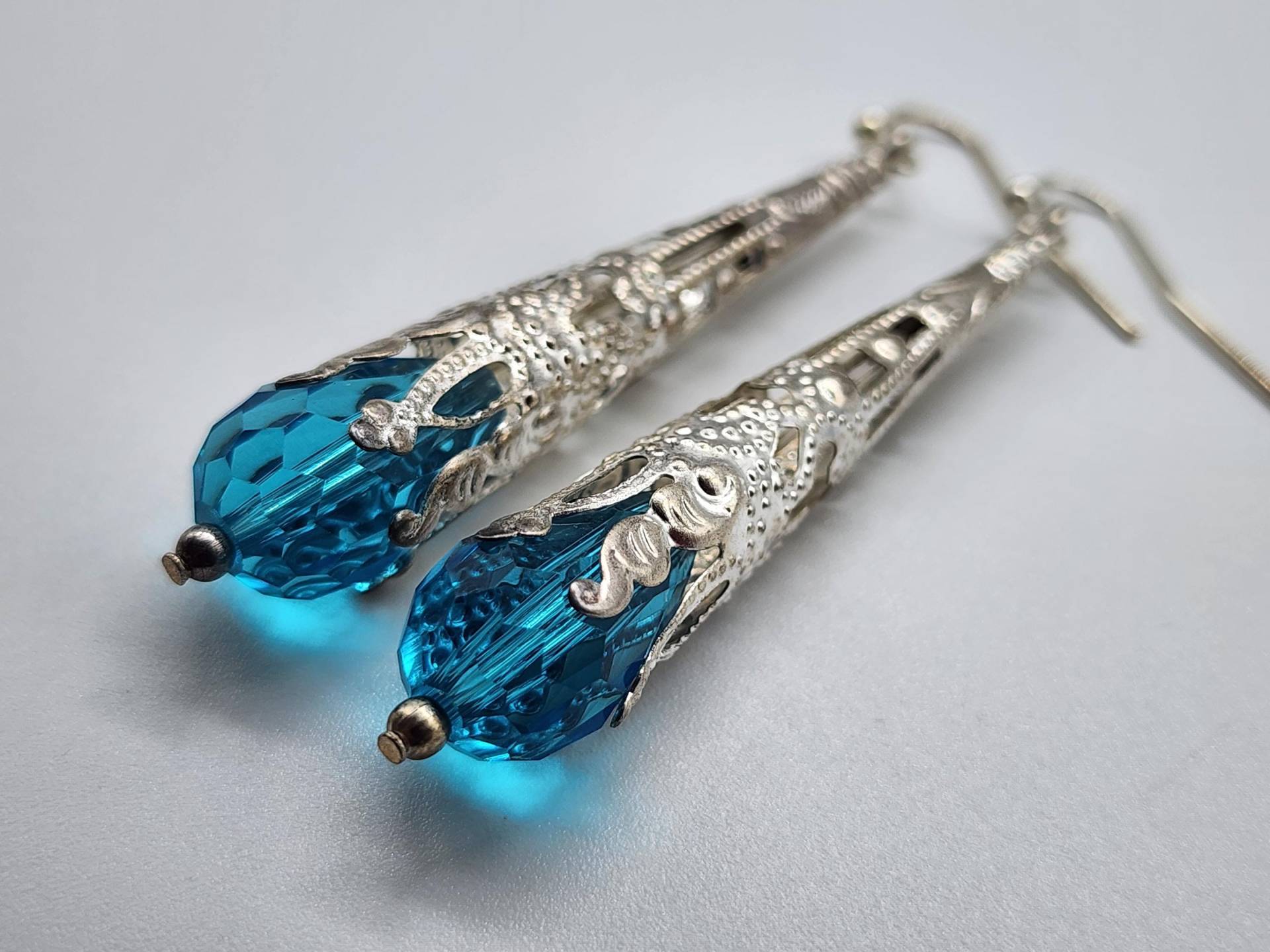 Blau Kristall Silber Filigree Teardrop Ohrringe, Nickel Freie Ohrringe Blau Kristall Silber Filigree Teardrop Ohrringe, Nickel Freie Ohrringe von HaleyAndBelle