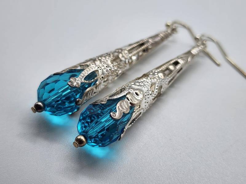 Blau Kristall Silber Filigree Teardrop Ohrringe, Nickel Freie Ohrringe Blau Kristall Silber Filigree Teardrop Ohrringe, Nickel Freie Ohrringe von HaleyAndBelle