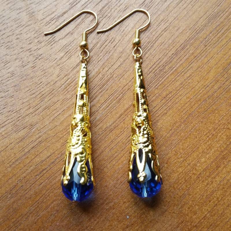 Dark Blue Crystal Gold Filigrane Teardrop Ohrringe Dark Blue Crystal Gold Filigrane Teardrop Ohrringe von HaleyAndBelle