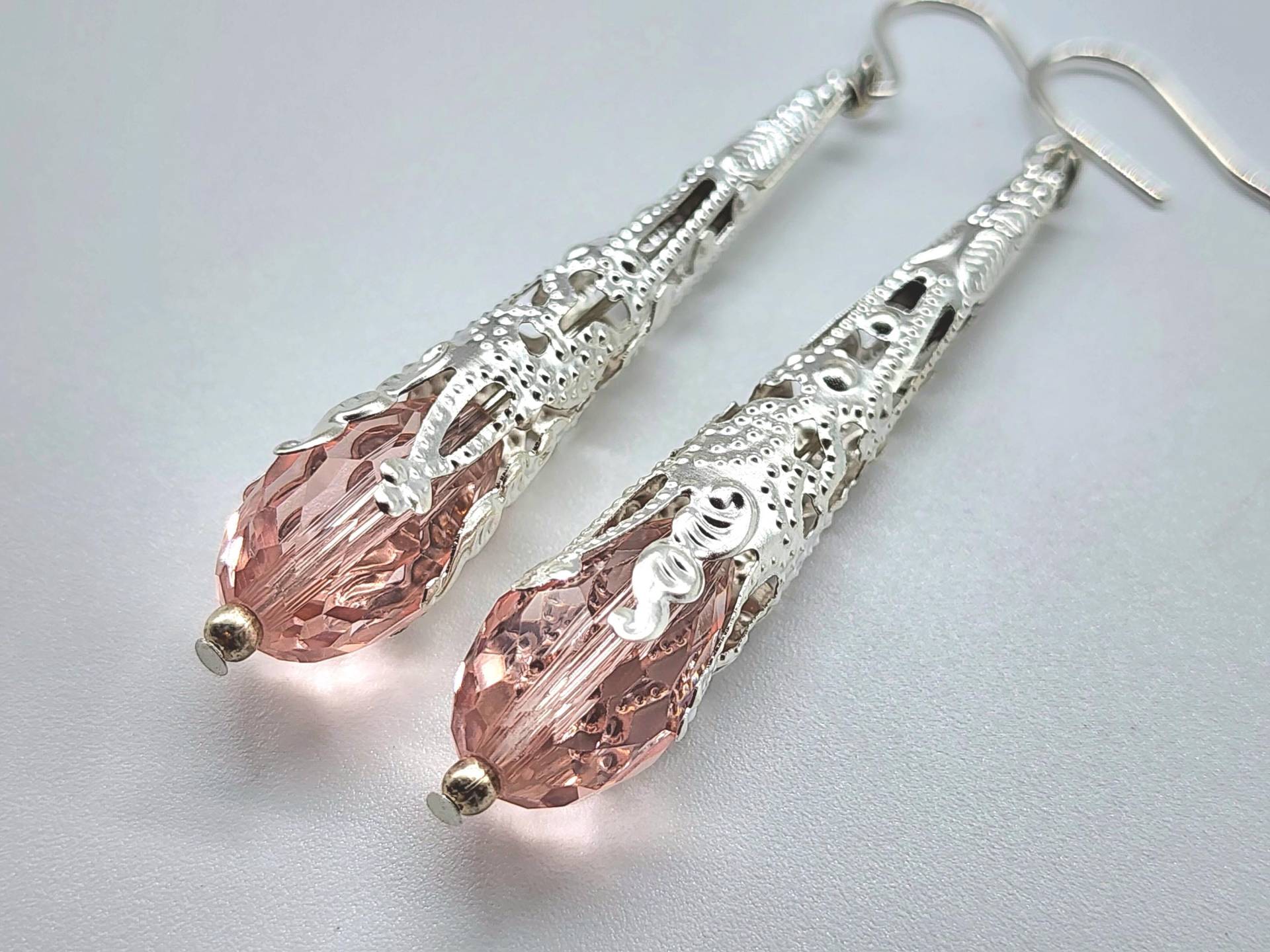 Hell Rosa Kristall Teardrop Ohrringe Silber Filigrane Zapfen Hell Rosa Kristall Teardrop Ohrringe Silber Filigrane Zapfen von HaleyAndBelle