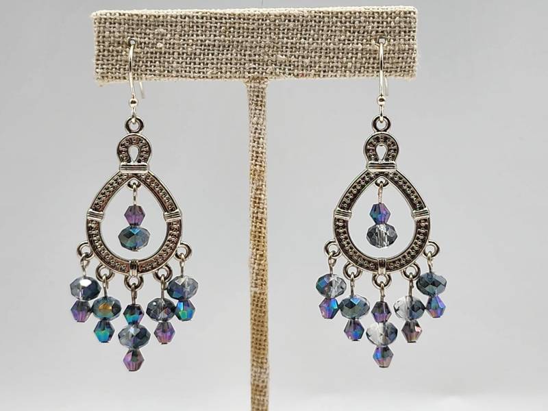 Teardrop Kronleuchter Regenbogen Kristall Ohrringe von HaleyAndBelle