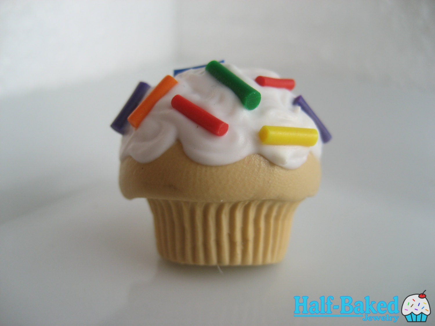 Vanille Cupcake Ring Mit Verstellbarer Basis Vanille Cupcake Ring Mit Verstellbarer Basis von HalfBakedJewelry