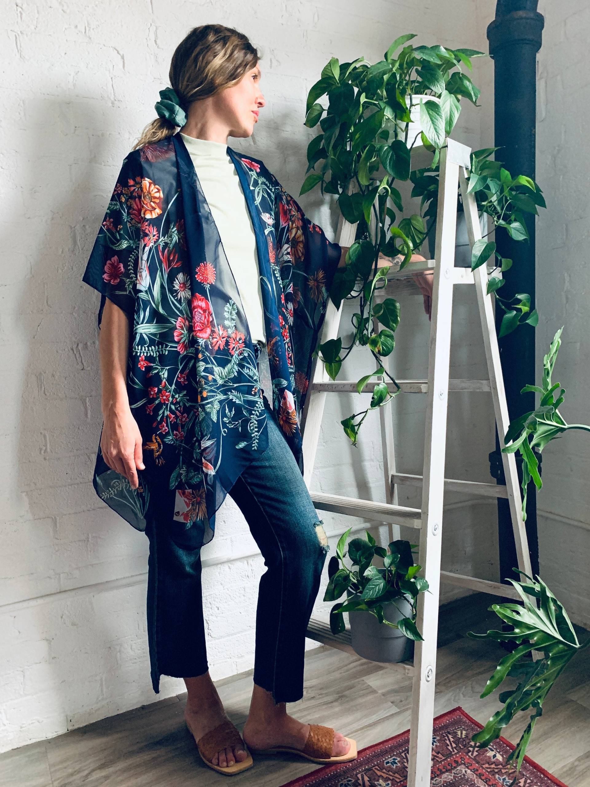Boho Kimono, Navy Floral Badeanzug Vertuschen, Braut Schal, Beach Boho Kimono, Navy Floral Badeanzug Vertuschen, Braut Schal, Beach von HalinaShearman