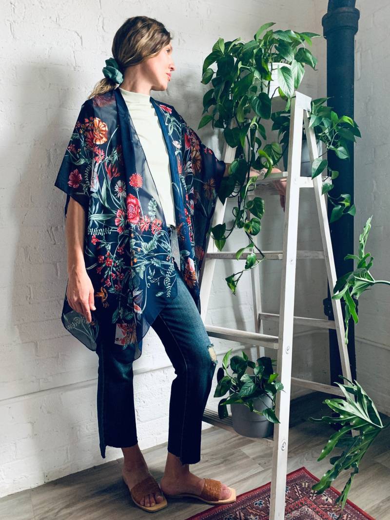 Boho Kimono, Navy Floral Badeanzug Vertuschen, Braut Schal, Beach Boho Kimono, Navy Floral Badeanzug Vertuschen, Braut Schal, Beach von HalinaShearman