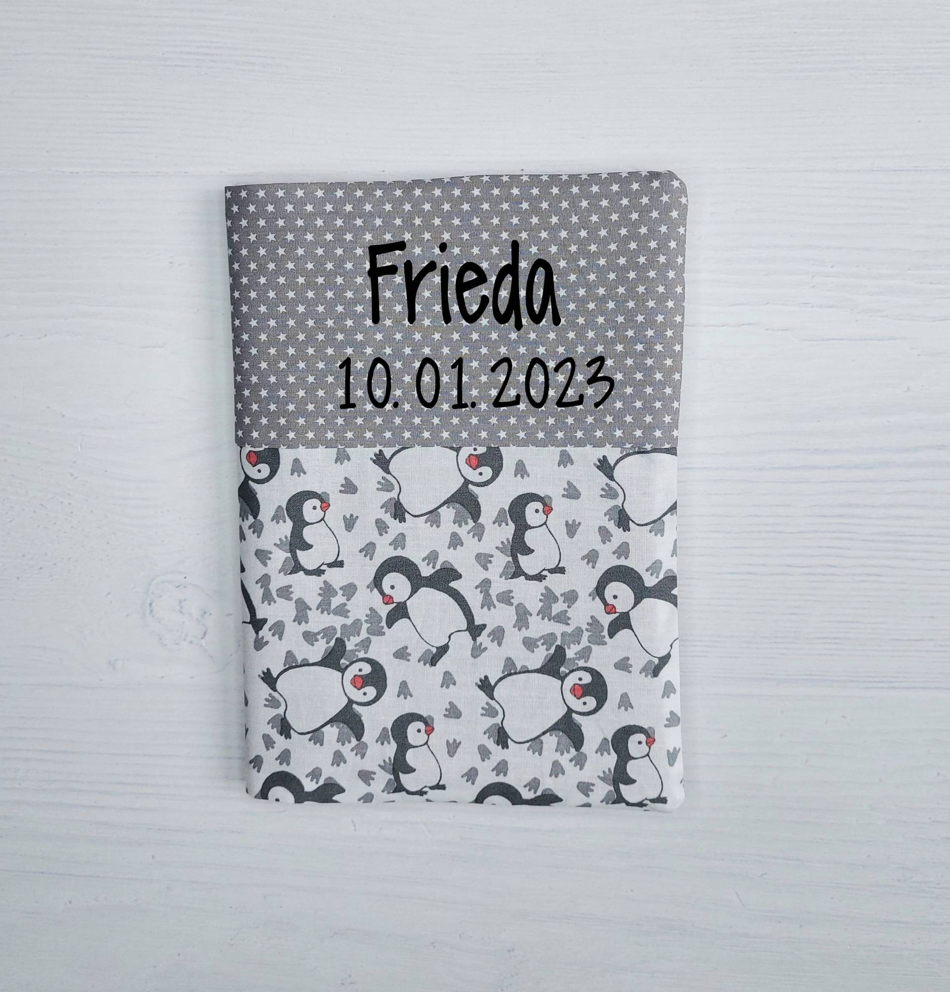 Personalisierte U-Heft Hülle Als Geschenk Zur Geburt - Pinguine Personalisierte U-Heft Hülle Als Geschenk Zur Geburt - Pinguine von HalloLiebeDesign