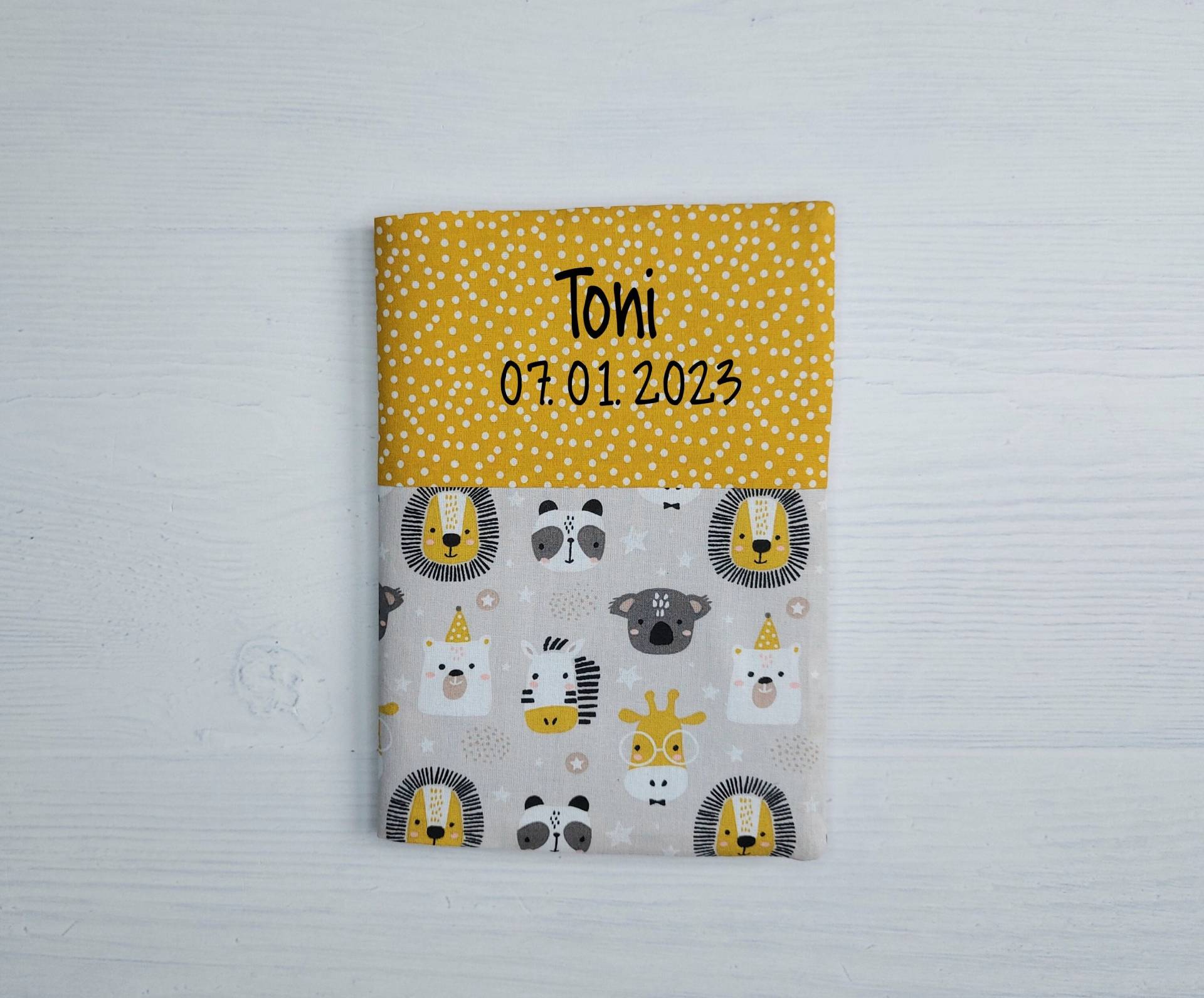 Personalisierte U-Heft Hülle Als Geschenk Zur Geburt - Safari Personalisierte U-Heft Hülle Als Geschenk Zur Geburt - Safari von HalloLiebeDesign