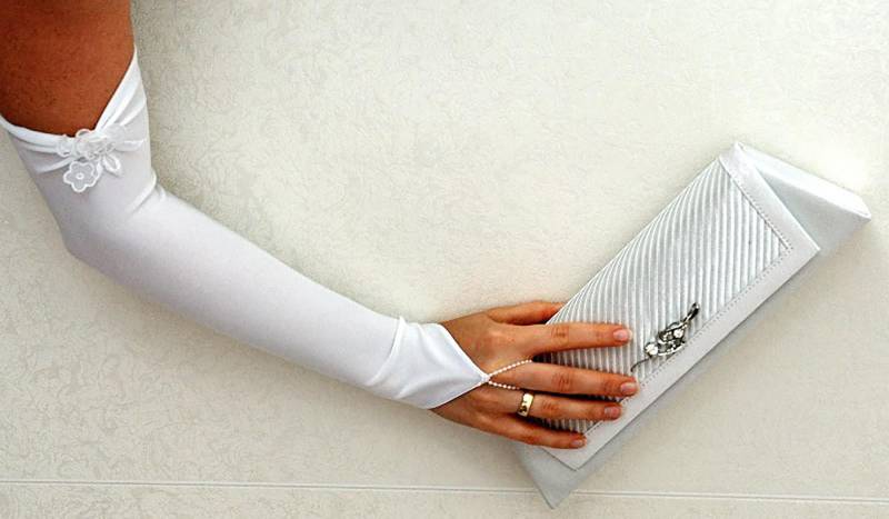 Handschuhe Aus Satin-Matt Brauthandschuhe Kommunion Hochzeit 20cm Bis 45cm - Opera Lang Brautmode Armstulpen Fingerlos Abendmode Für Frauen von HalloSchaerpe