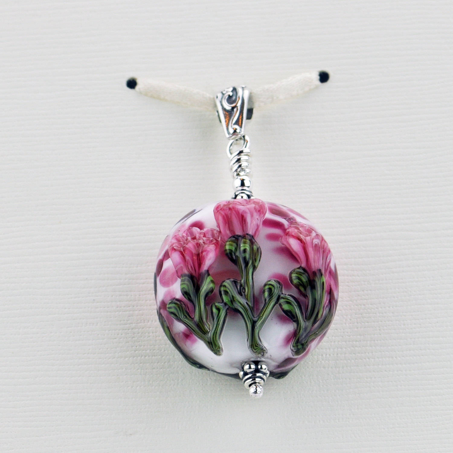 Lampwork Glasperle Pink Peony Anhänger Lampwork Glasperle Pink Peony Anhänger von HallockGlass