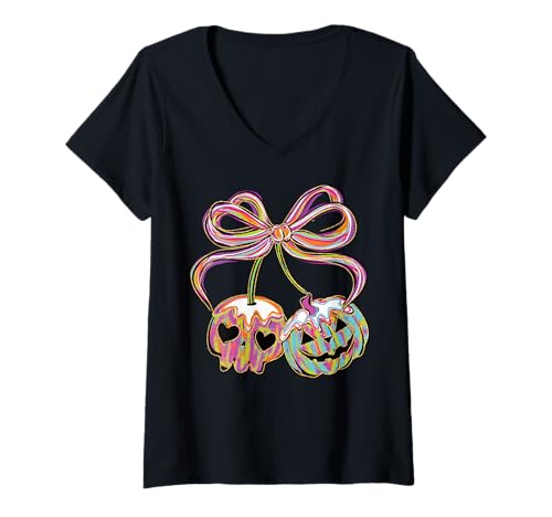 Damen Kokette Halloween Kürbis Kirschen Totenkopf Schleife Retro T-Shirt mit V-Ausschnitt Damen Kokette Halloween Kürbis Kirschen Totenkopf Schleife Retro T-Shirt mit V-Ausschnitt von Halloween Cherries Coquette Bows for Spooky Girls